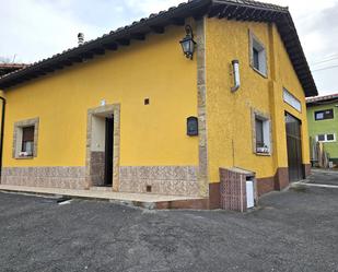 Vista exterior de Casa adosada de lloguer en Nava