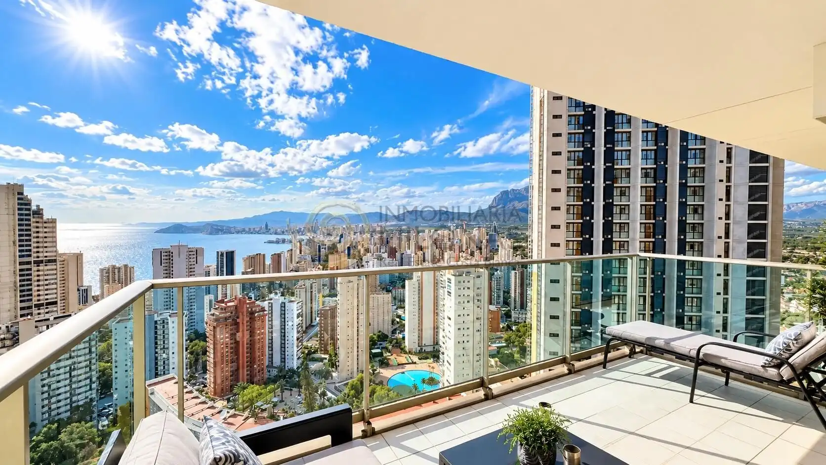 Apartament amb piscina en venda a Calle VIENA 8