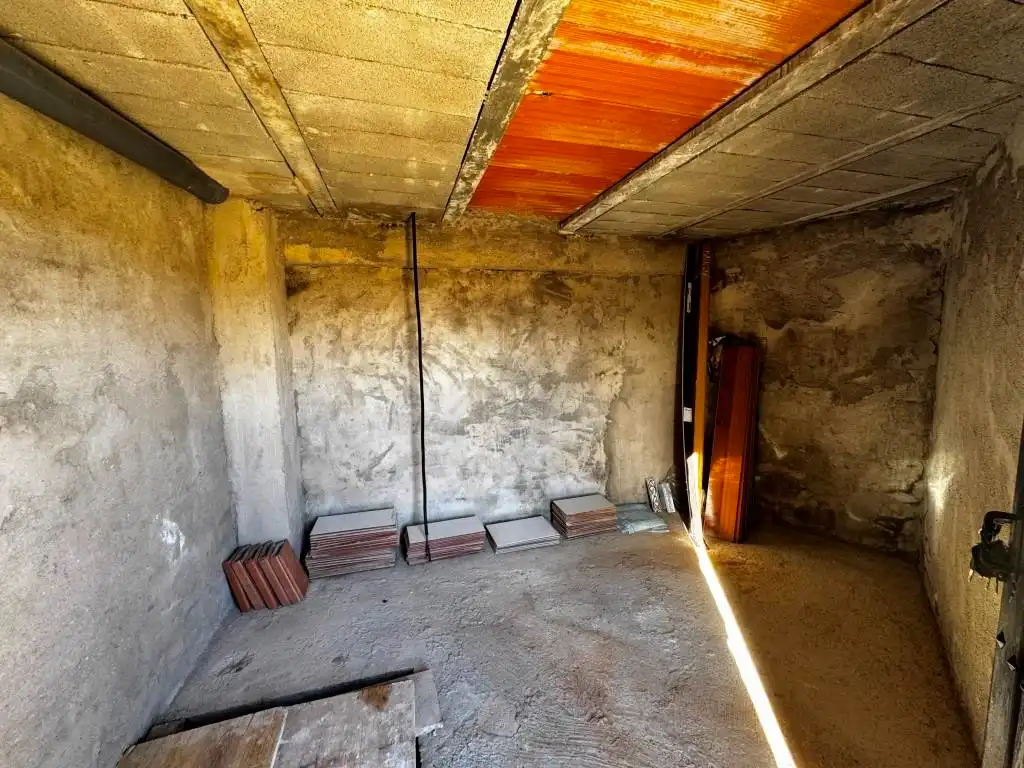 Casa adosada en venta en Calle de los Serranos de Aparicio, 11, Cretas