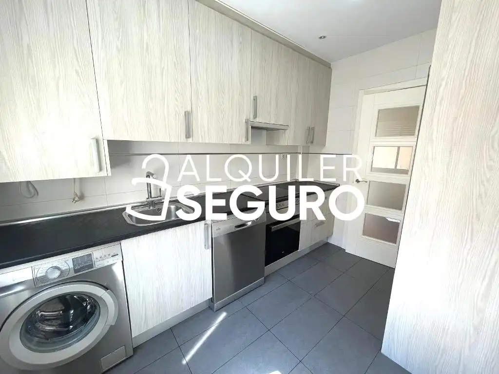 Kitchen of Flat for rent in Madrid  with Heating