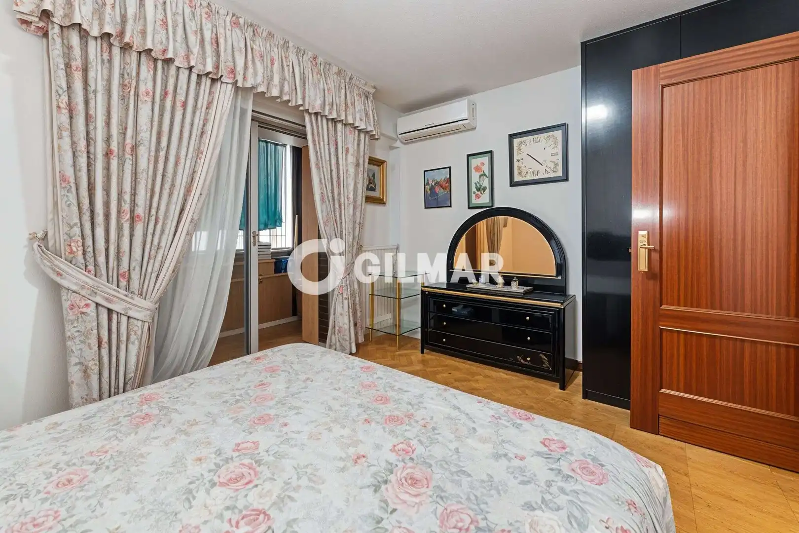 Habitación de Piso en venta en Madrid con Calefacción y Balcón