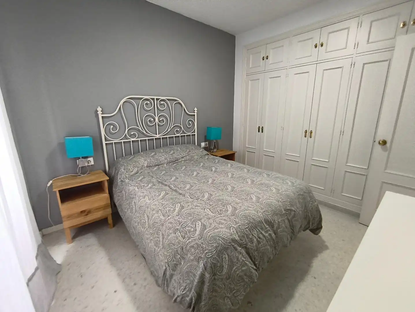 Dormitori de Apartament de lloguer en Jerez de la Frontera amb Aire condicionat, Moblat i Balcó