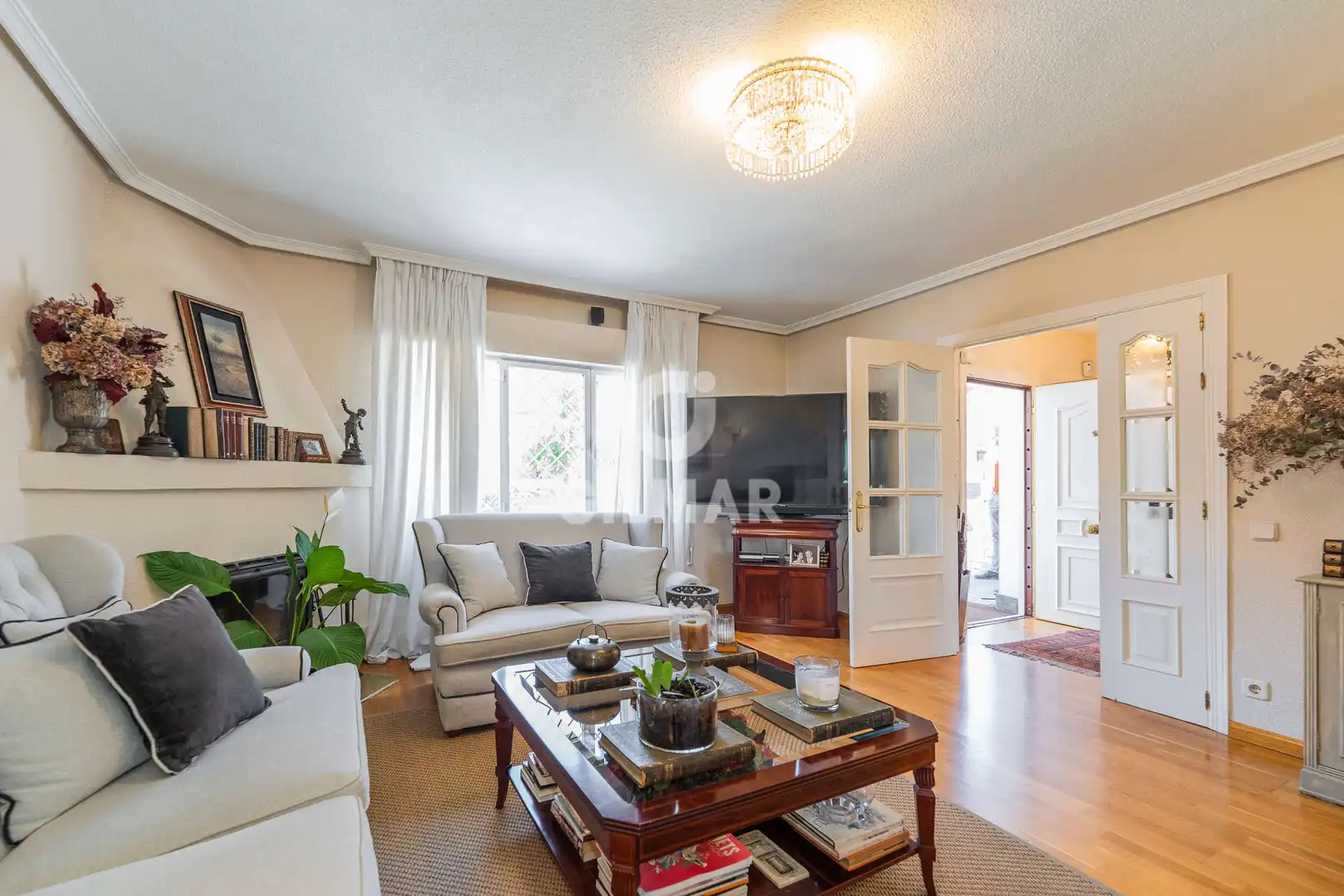 Living room of Detached homes for sale in Pozuelo de Alarcón  with Heating, Private garden and Swimming Pool
