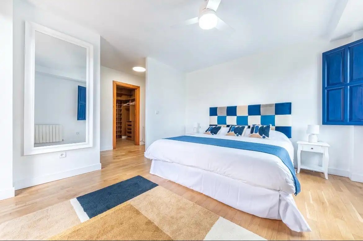 Dormitori de Casa o xalet en venda en Alicante / Alacant amb Jardí privat, Terrassa i Traster