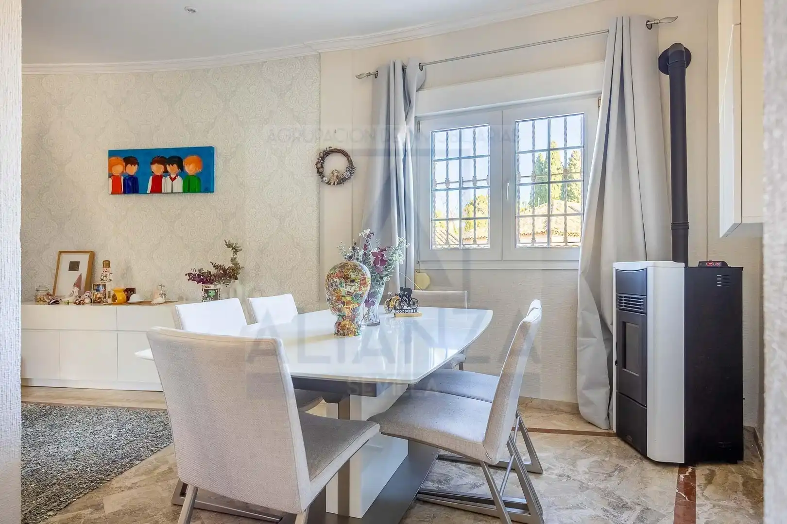 Dining room of Houses for sale in Valencina de la Concepción  with Air Conditioner, Private garden and Community pool