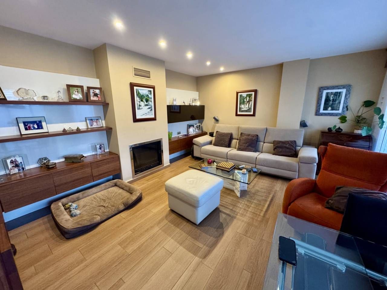 Sala de estar de Casa o chalet en venta en Cerdanyola del Vallès con Aire acondicionado, Calefacción y Jardín privado