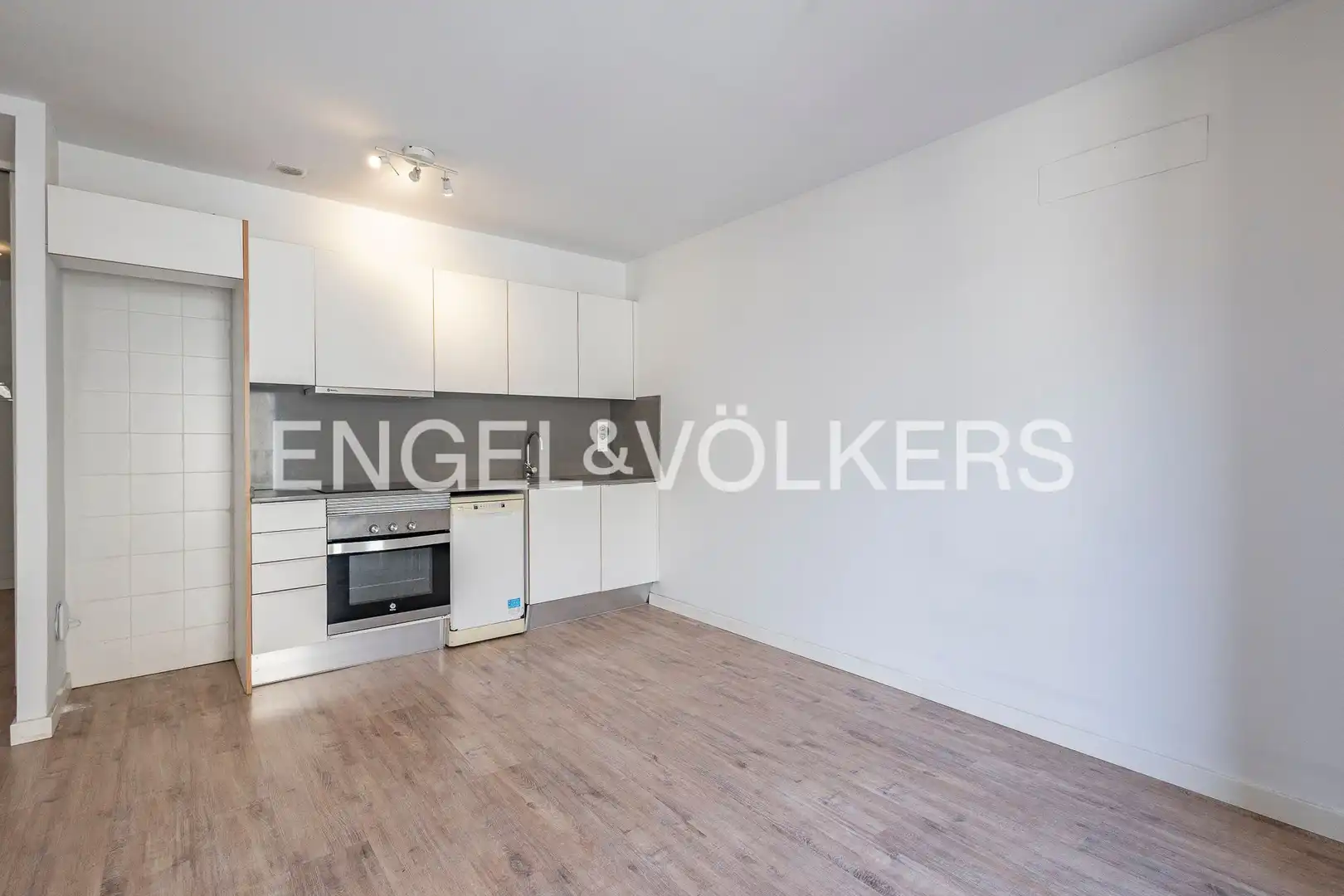 Cocina de Piso en venta en Barcelona con Calefacción, Terraza y Balcón