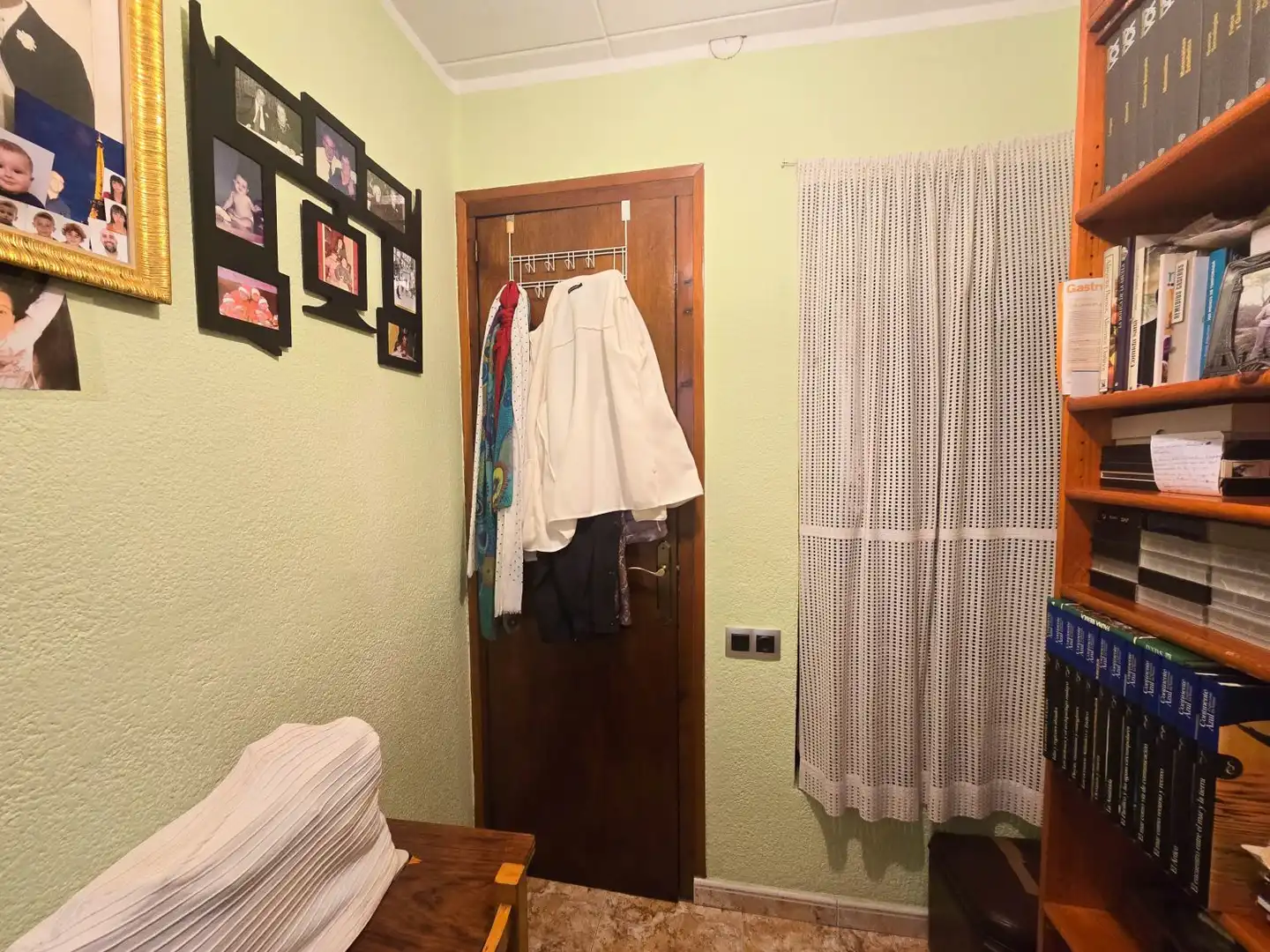 Casa adosada en venta en Ripollet con Calefacción, Trastero y Horno