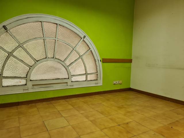 Local comercial en Alquiler en Olot