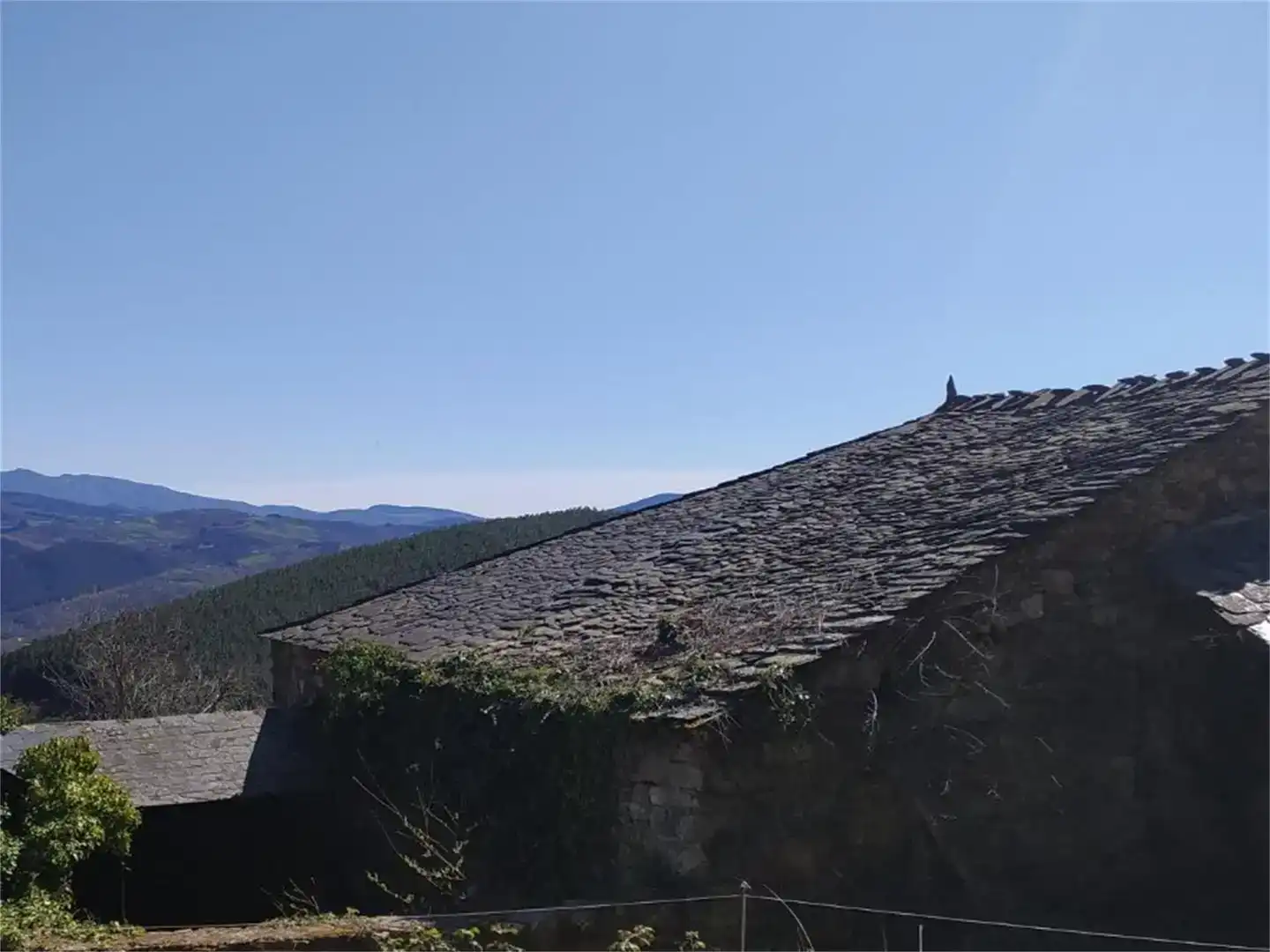 Vista exterior de Finca rústica en venda en Becerreá amb Balcó