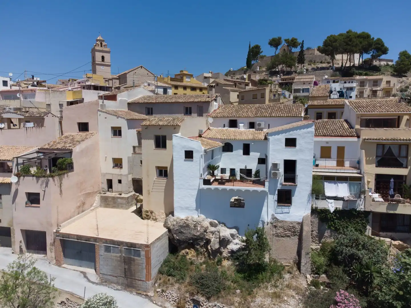 Vista exterior de Casa o xalet en venda en Polop amb Aire condicionat, Terrassa i Piscina