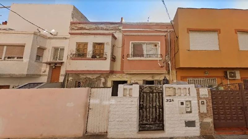Exterior view of Flat for sale in  Almería Capital