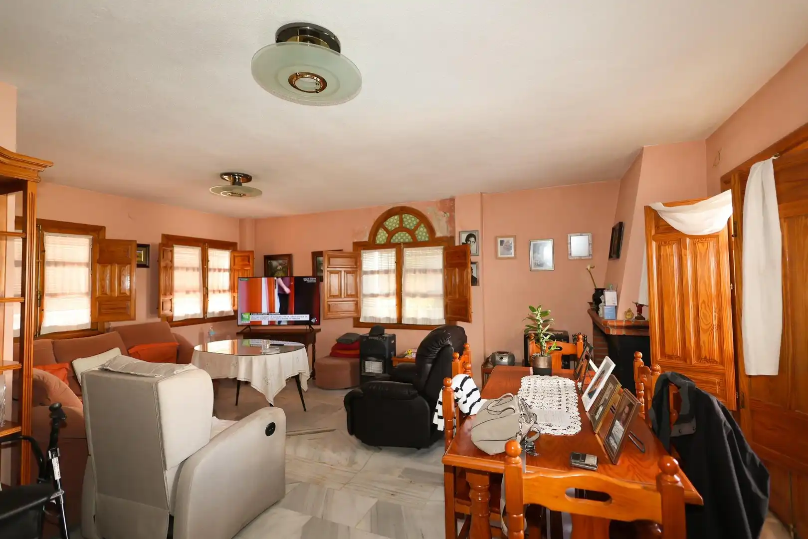 Sala d'estar de Casa o xalet en venda en Las Gabias amb Aire condicionat, Piscina i Balcó
