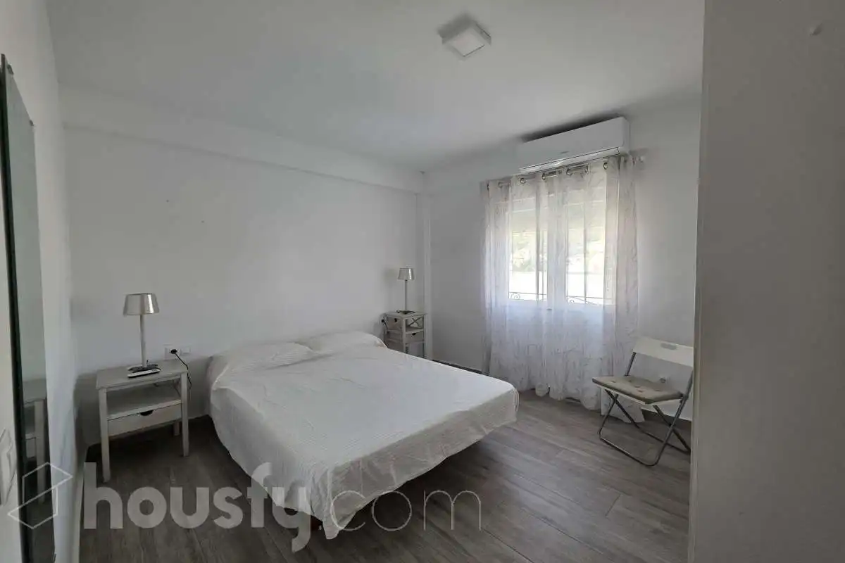 Bedroom of Flat for rent in Málaga  with Air Conditioner, Parquet flooring and Furnished