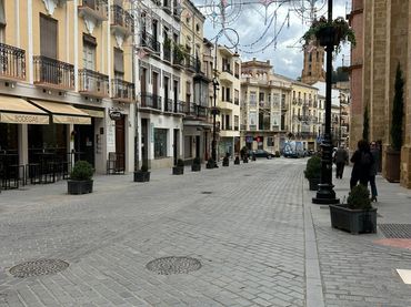 Appartamento con balcone in vendita a Centro