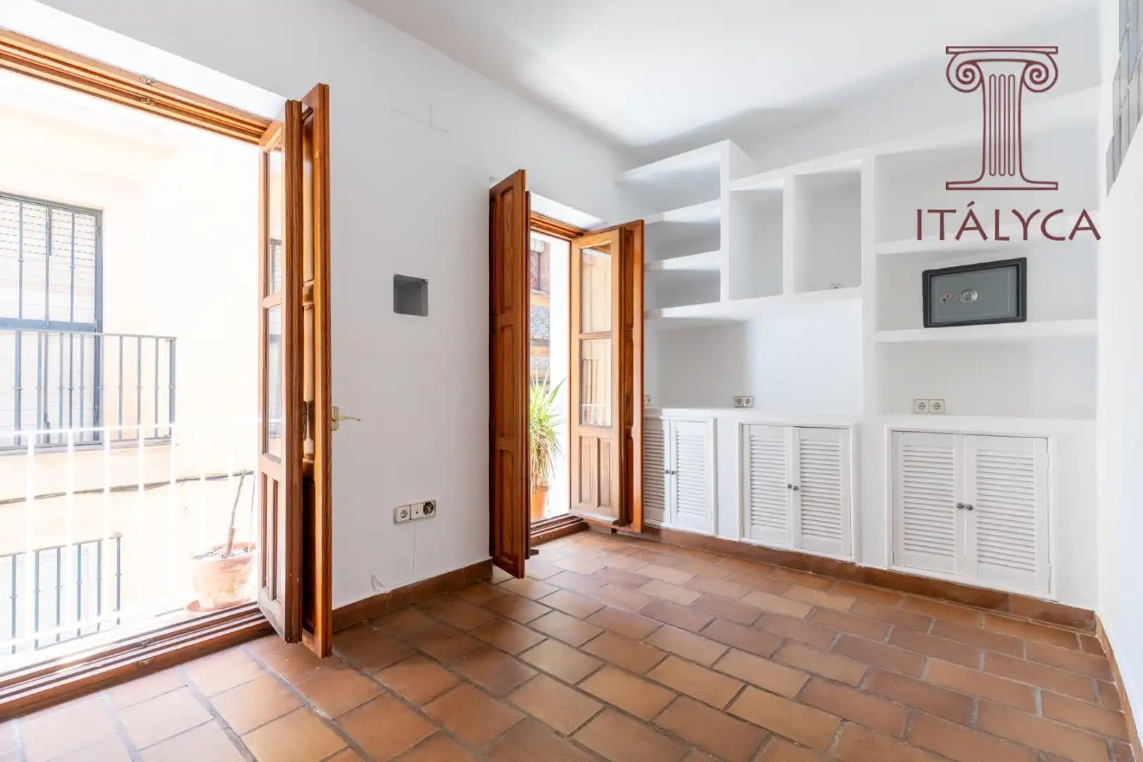 Attic for sale in Sevilla  with Air Conditioner, Heating and Terrace