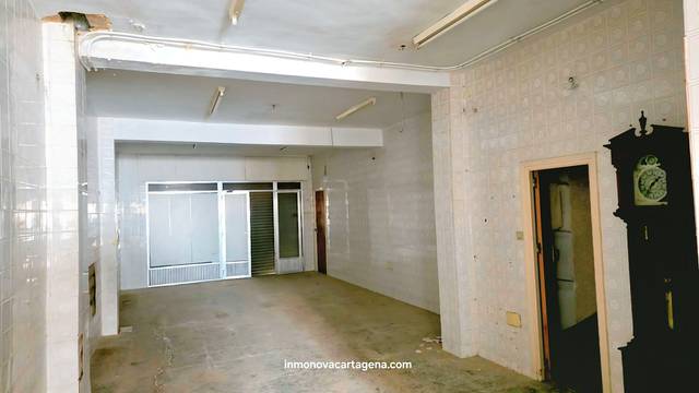 Local comercial en Alquiler en Barrio de Peral - San Félix