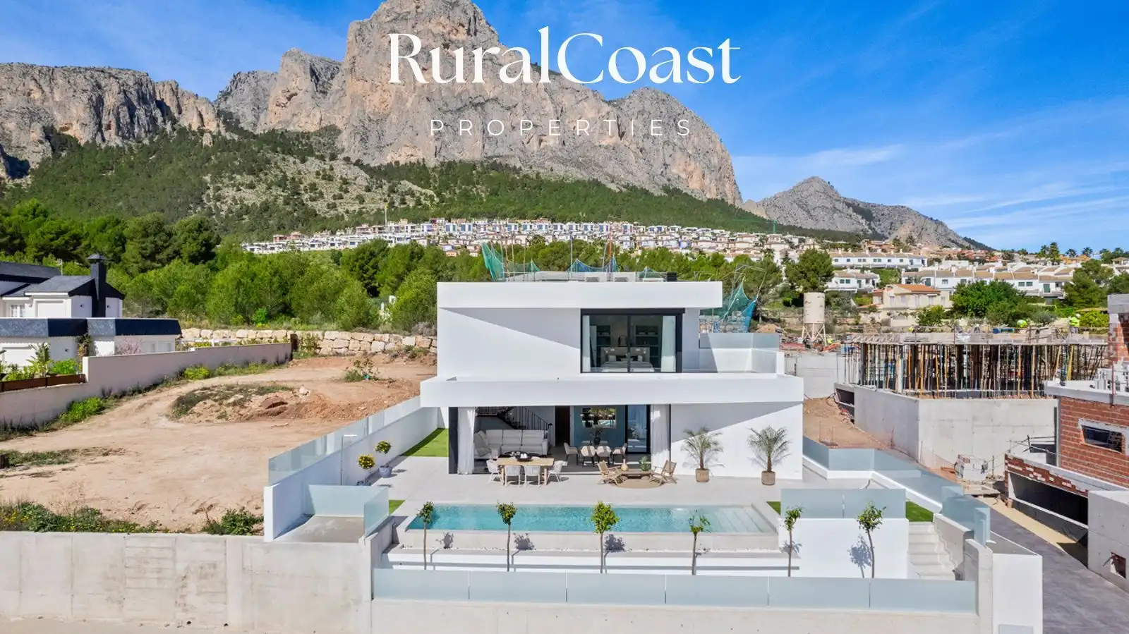 Chalet con piscina en venta en 03520, imagen 3