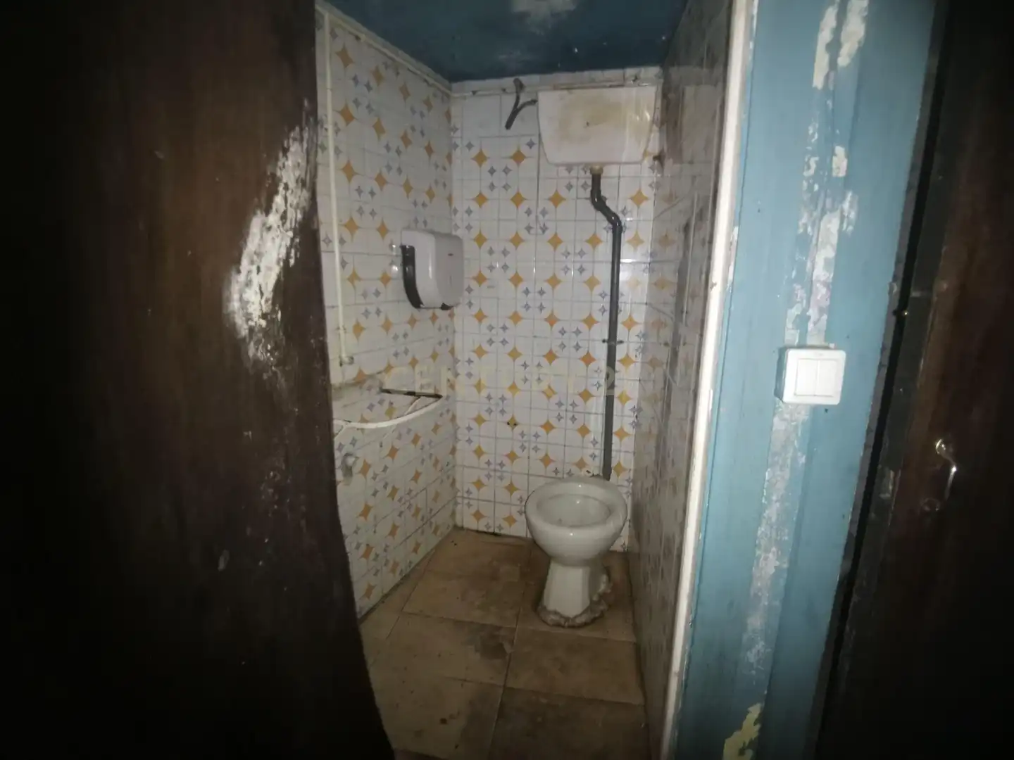 Bathroom of Commercial properties for sale in San Vicente de Alcántara