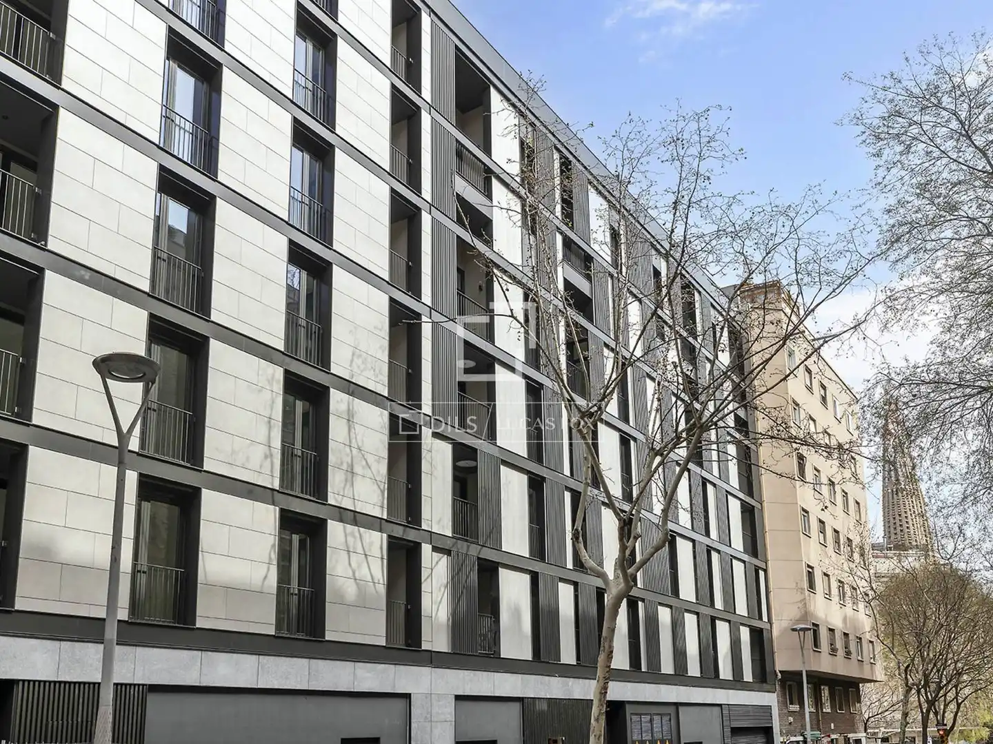 Vista exterior de Piso en venta en Barcelona con Aire acondicionado, Calefacción y Terraza