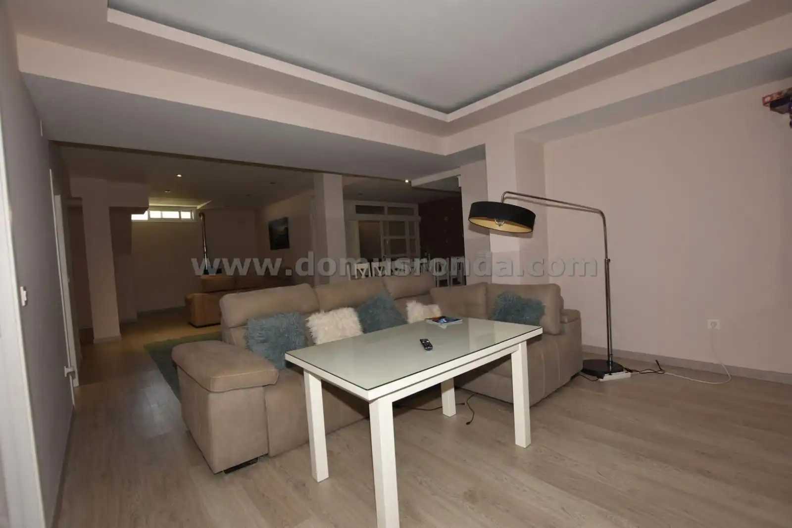 Sala d'estar de Casa o xalet en venda en Ronda amb Calefacció i Piscina