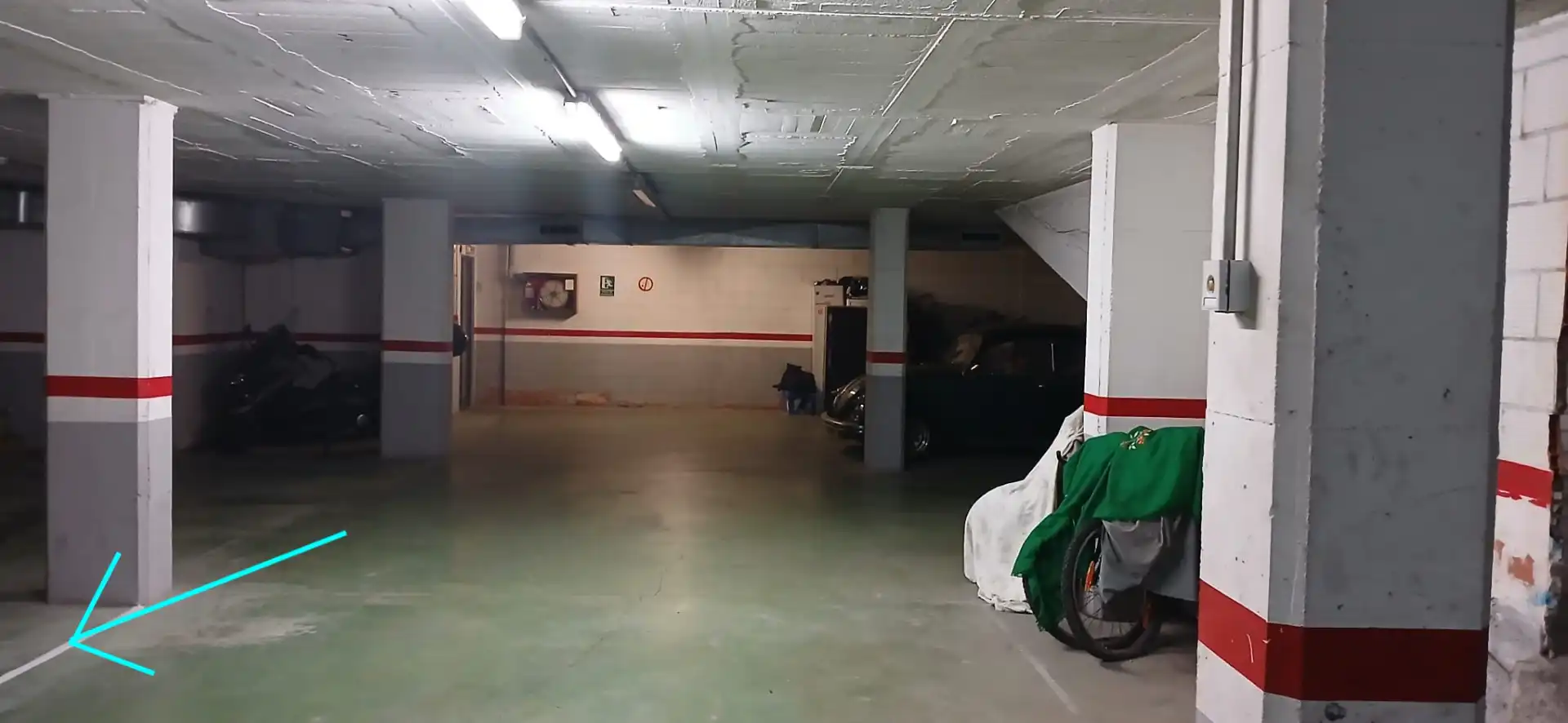 Parkplatz von Garage zum Verkauf in Pallejà