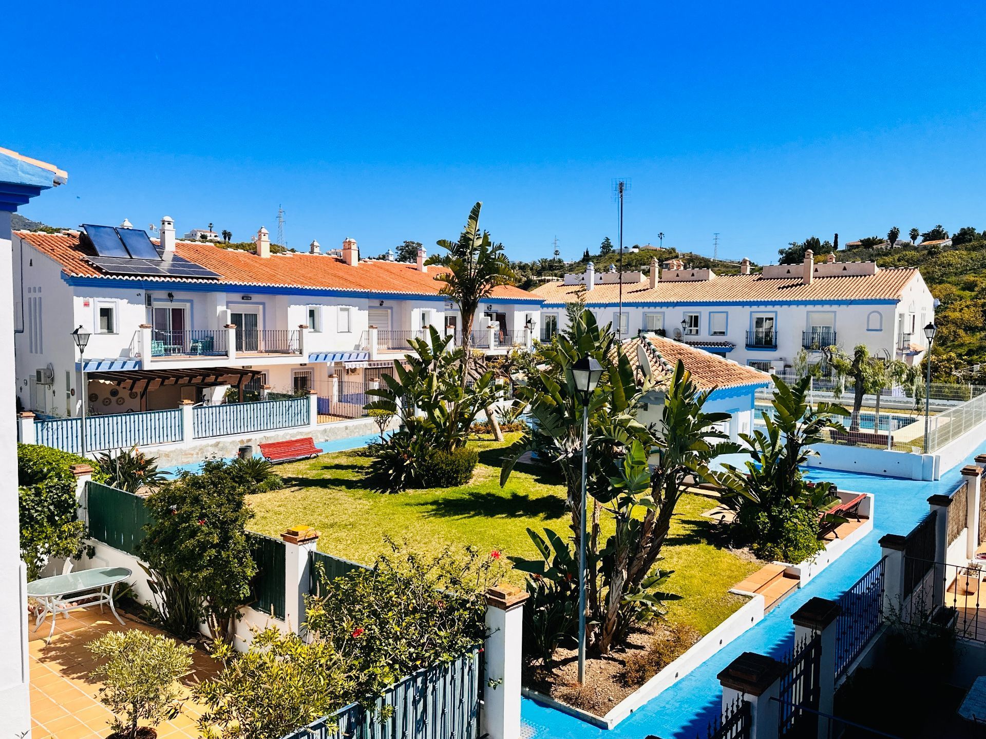 Vista exterior de Casa adosada en venta en Vélez-Málaga con Aire acondicionado, Calefacción y Terraza