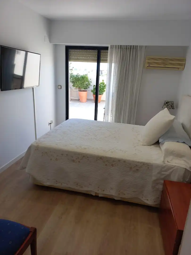 Dormitori de Àtic de lloguer en Valencia amb Aire condicionat, Calefacció i Parquet