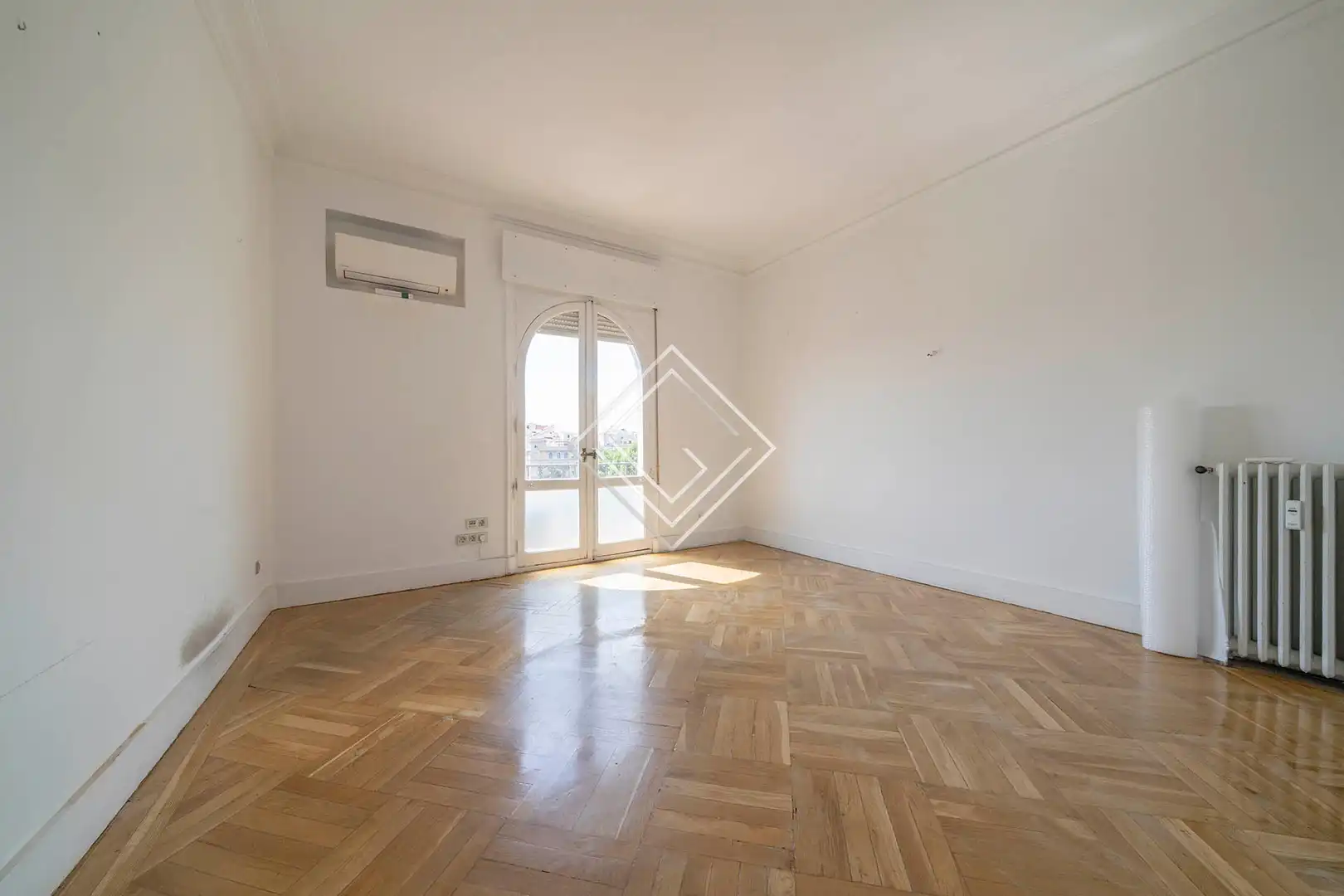 Bedroom of Office for sale in Madrid