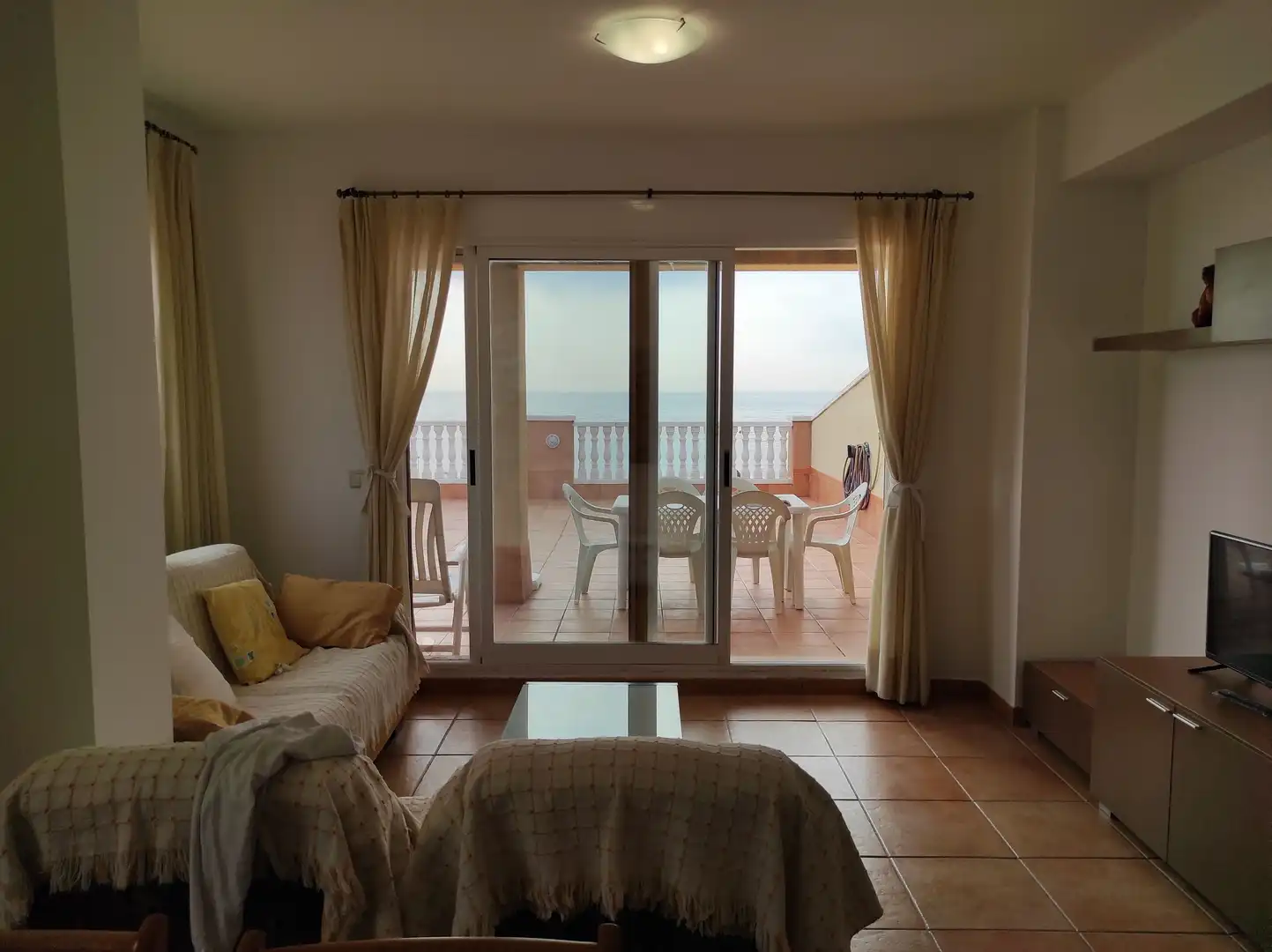 Wohnzimmer von Dachboden zur Miete in Moncofa mit Klimaanlage, Terrasse und Abstellraum