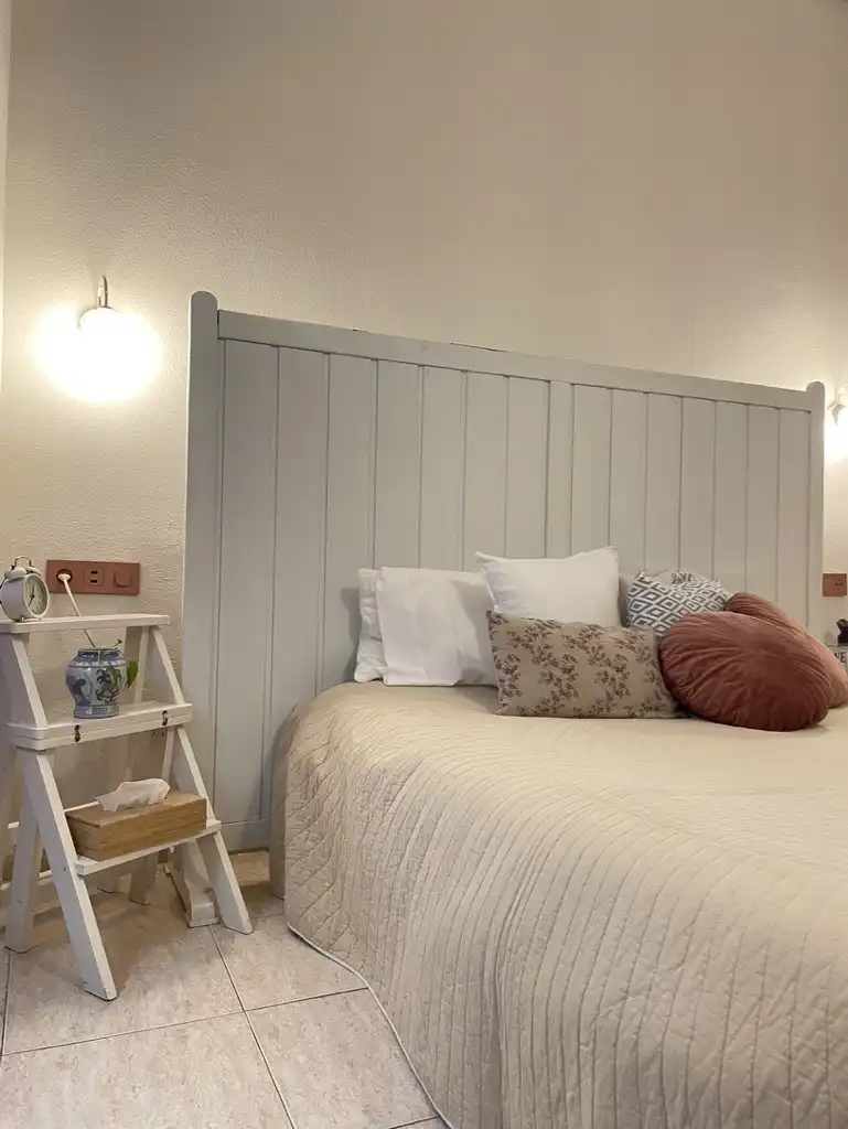 Study for rent in Santa Catalina