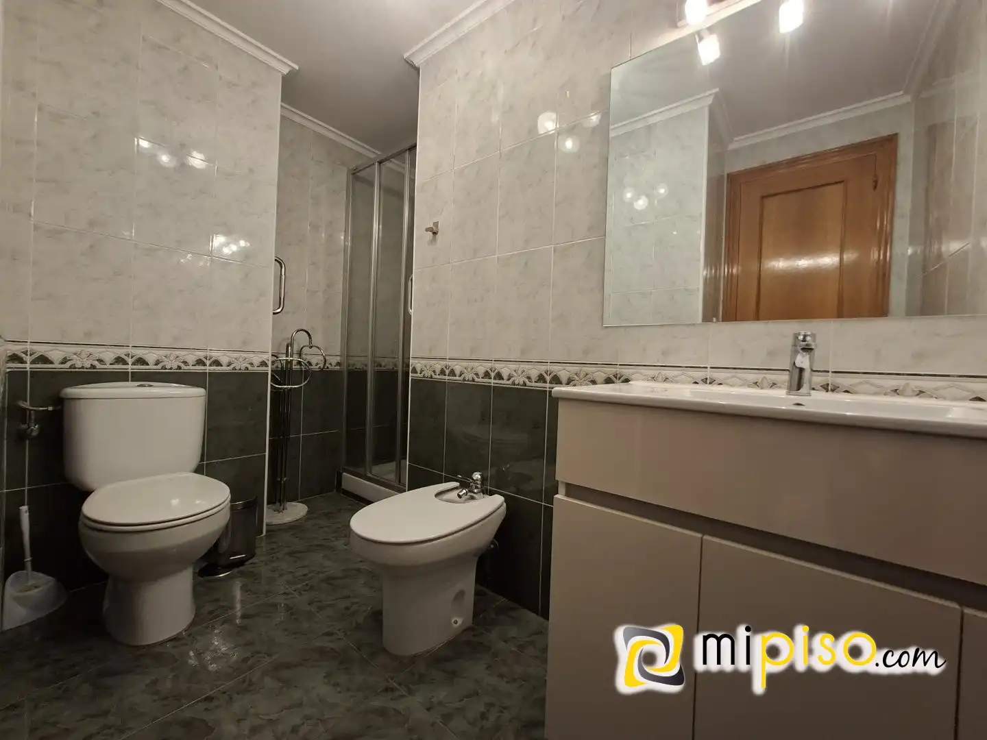 Baño de Piso en venta en Bareyo con Calefacción, Terraza y Piscina
