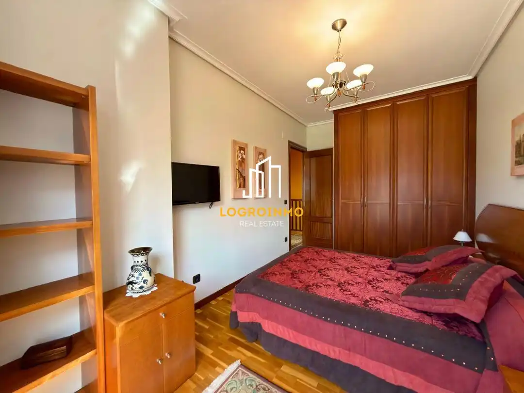 Bedroom of Flat for sale in  Logroño  with Heating, Storage room and Swimming Pool