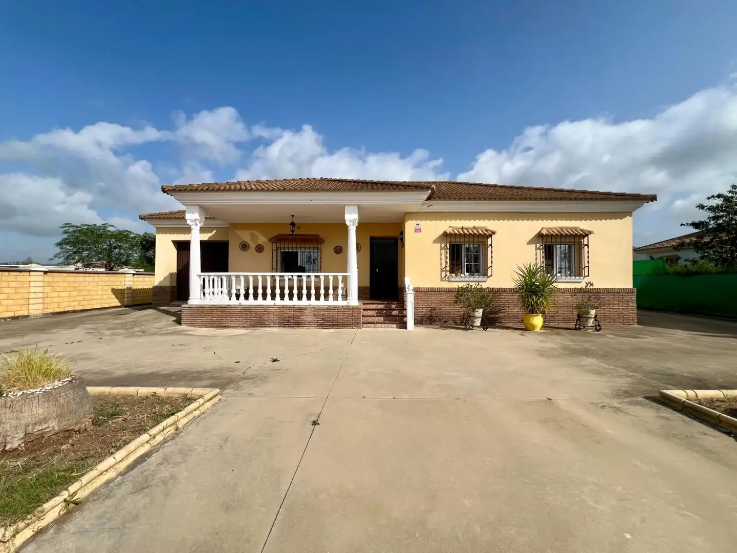 Exterior view of Houses for sale in Córdoba  with Air Conditioner and Swimming Pool