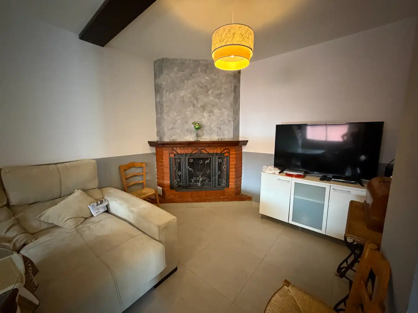 Sala d'estar de Casa o xalet en venda en Torreperogil amb Aire condicionat, Jardí privat i Traster