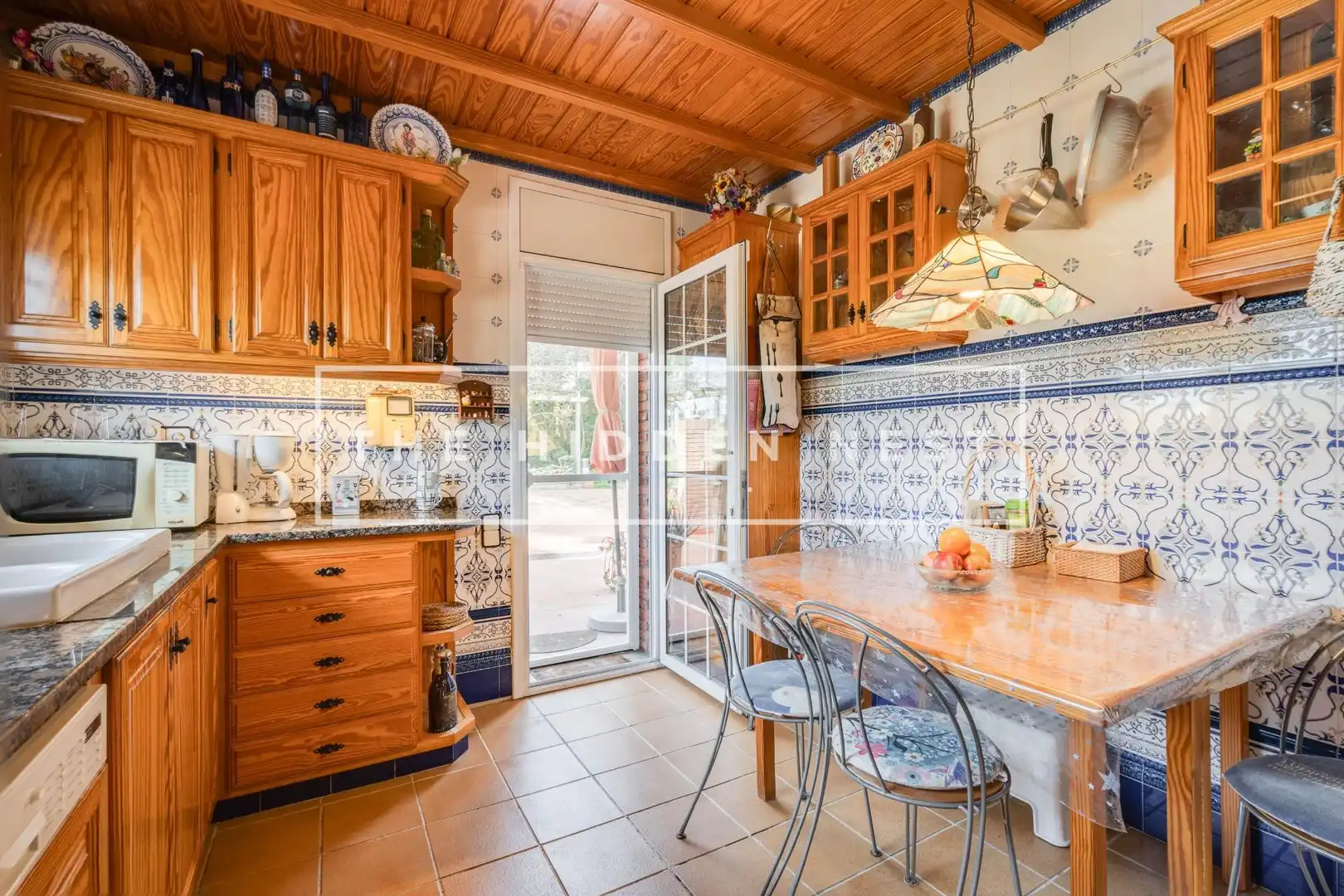 Cuina de Casa o xalet en venda en Rubí amb Aire condicionat, Jardí privat i Terrassa