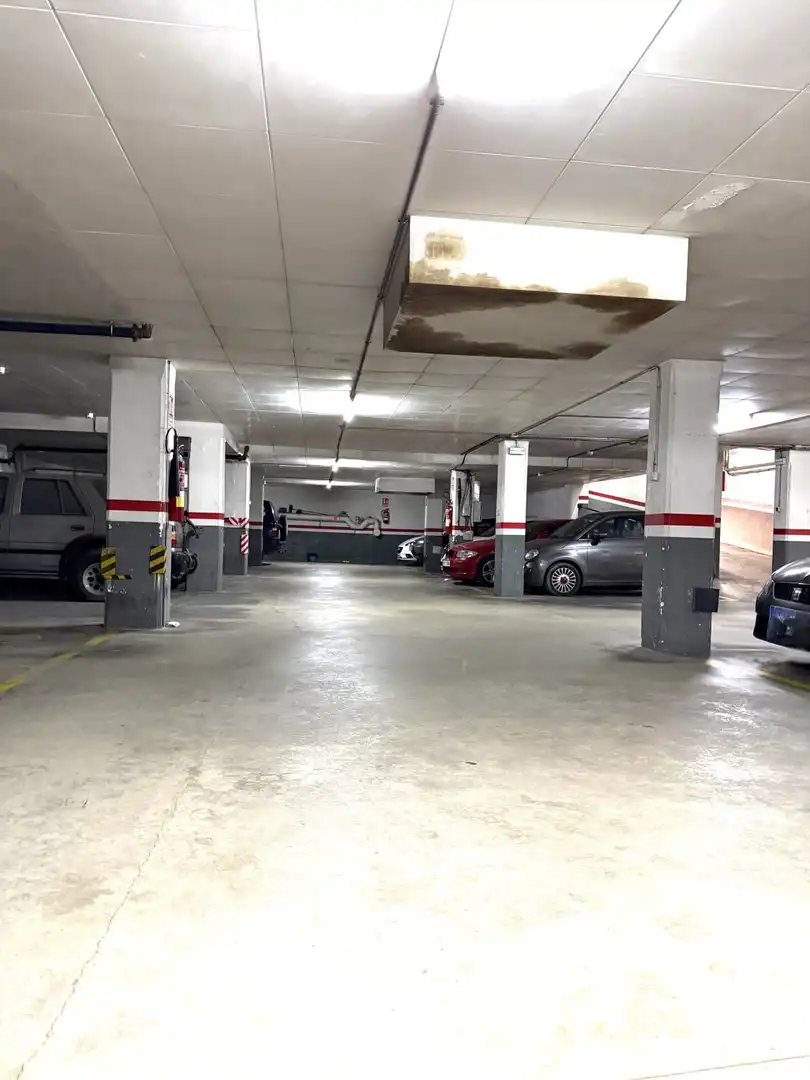 Parkplatz zum Verkauf in ANTONI RUBIÓ I LLUCH 6-8, imagen 2