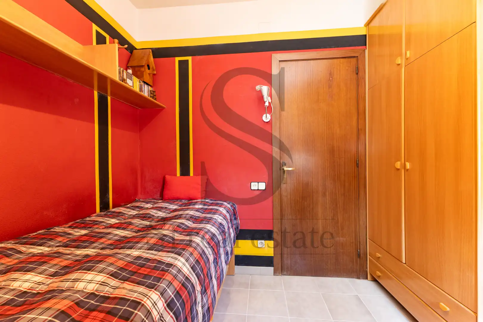Schlafzimmer von Wohnung zum Verkauf in Barcelona mit Klimaanlage und Balkon