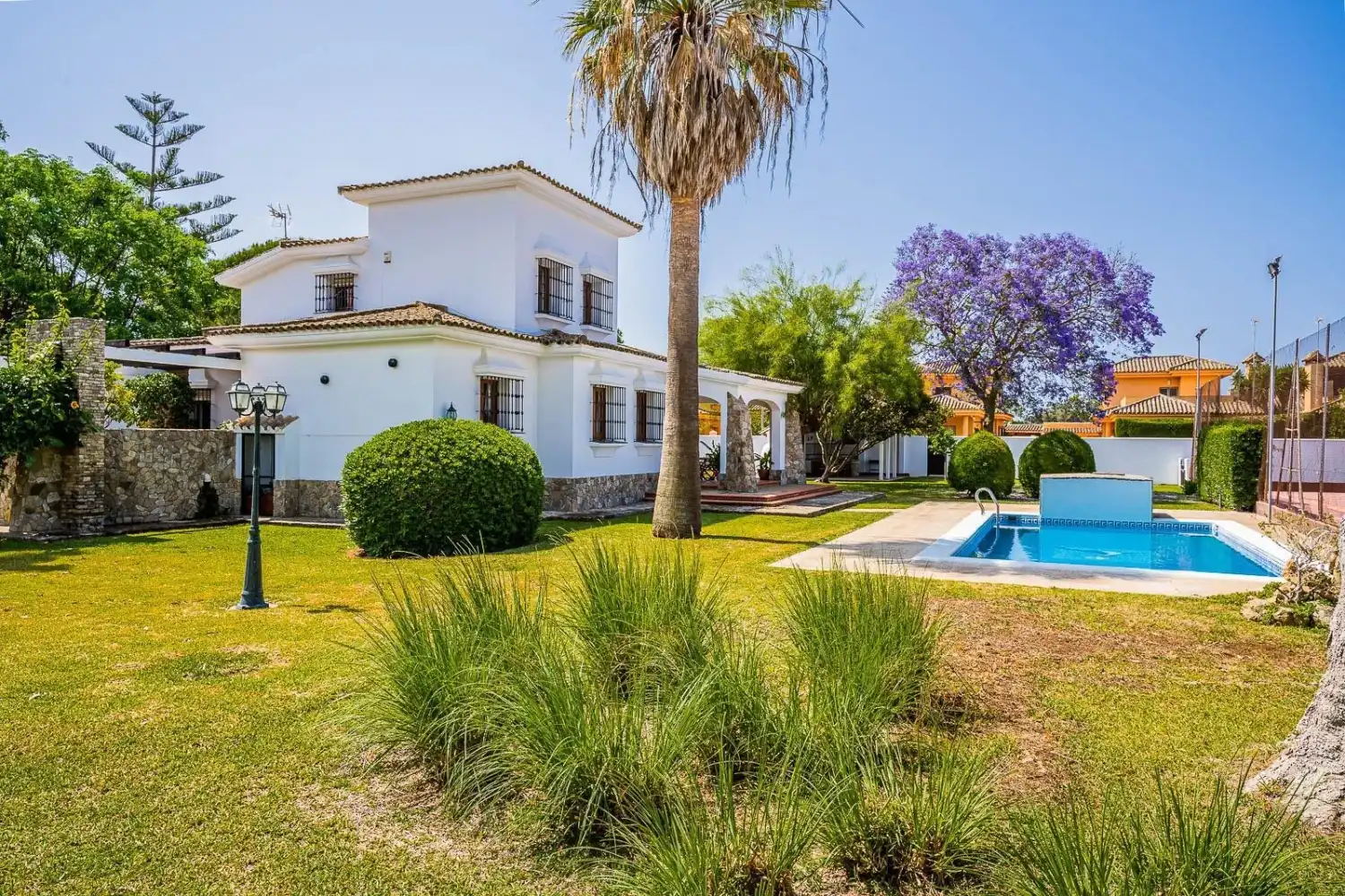 Garden of Houses for sale in Chiclana de la Frontera  with Air Conditioner, Private garden and Storage room