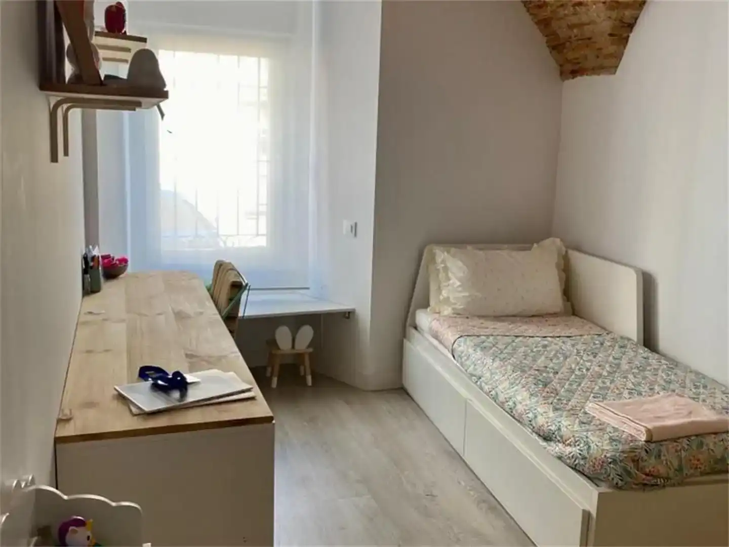 Schlafzimmer von Erdgeschoss zum Verkauf in Cáceres Capital mit Klimaanlage