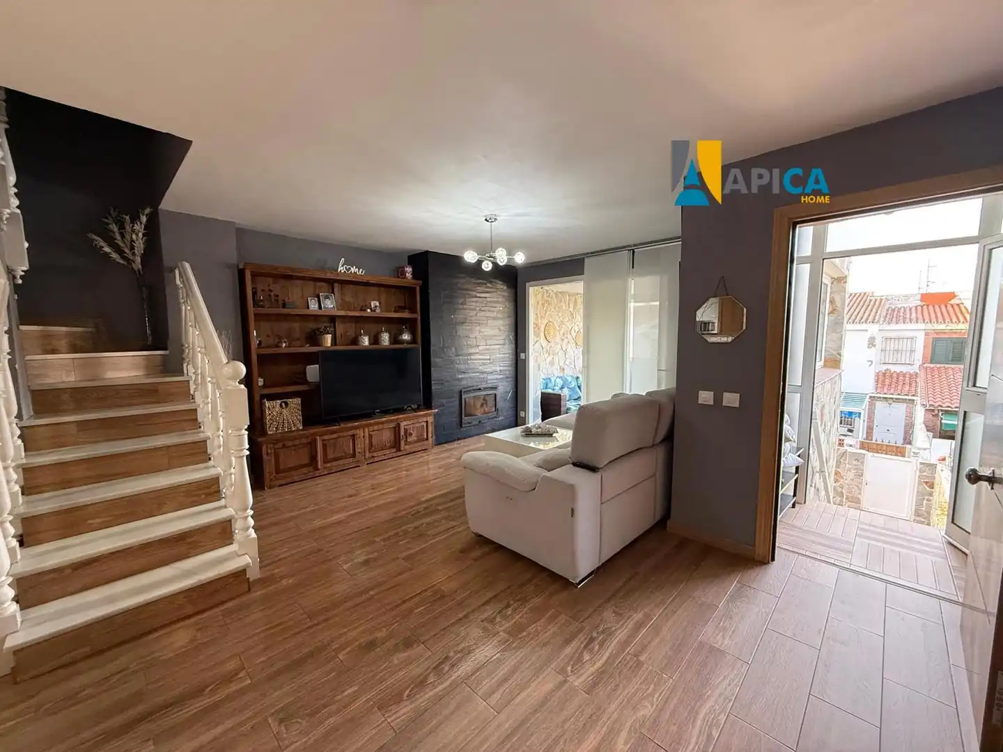 Sala d'estar de Casa adosada en venda en Algeciras amb Terrassa