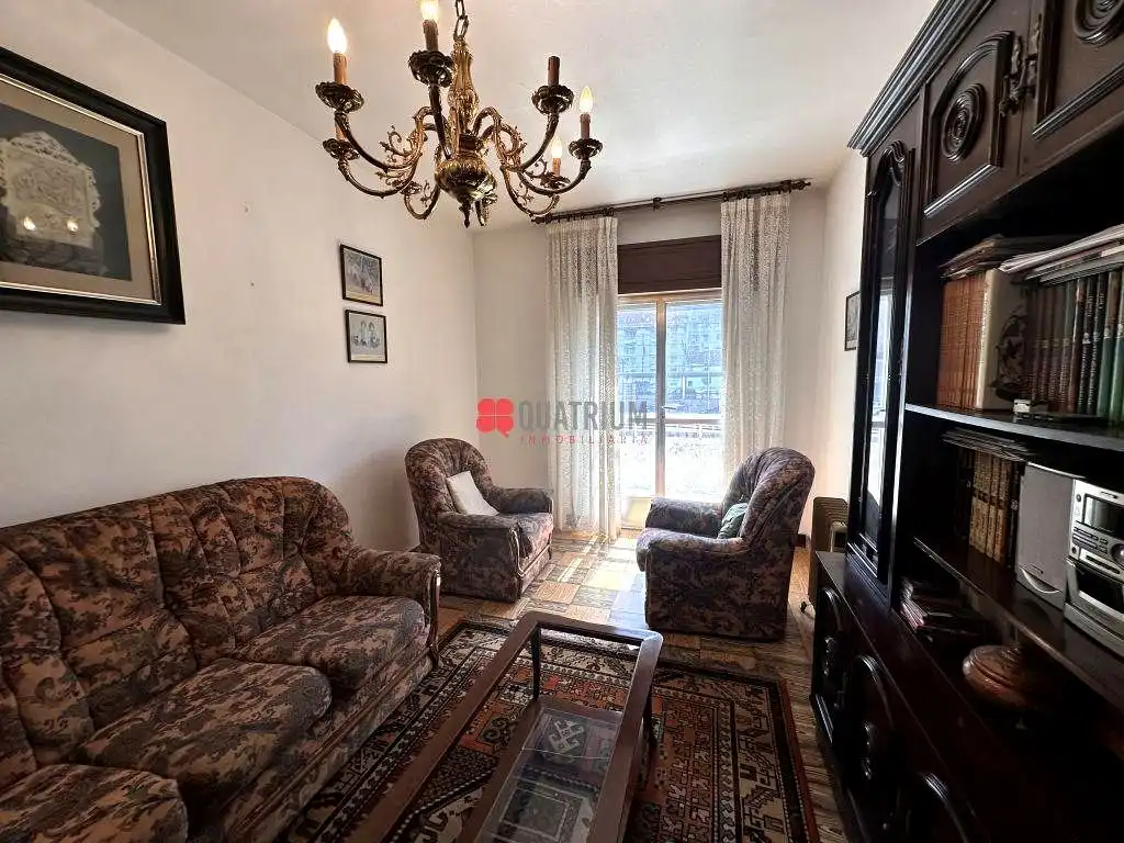Sala d'estar de Casa o xalet en venda en Santiago de Compostela  amb Terrassa, Traster i Balcó