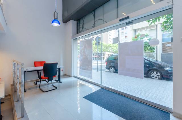 Local comercial en Alquiler en Carrer de la Renclusa en Les Planes