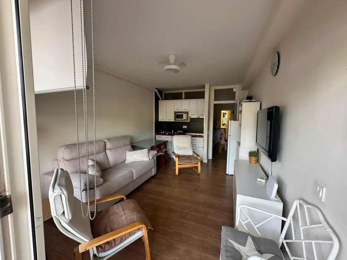 Sala de estar de Estudio de alquiler en Torremolinos con Aire acondicionado, Jardín privado y Terraza