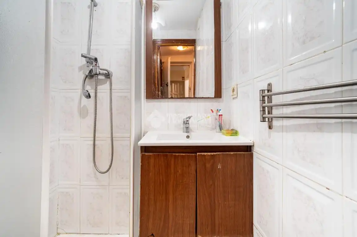 Bathroom of Flat for sale in Granada