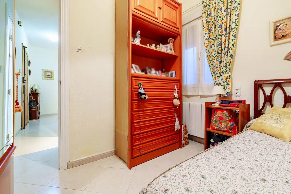 Schlafzimmer von Erdgeschoss zum Verkauf in Madrid mit Heizung