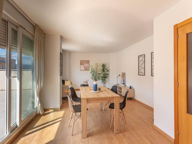 Piso en Venta en Ensanche - Parque Santa Rosa