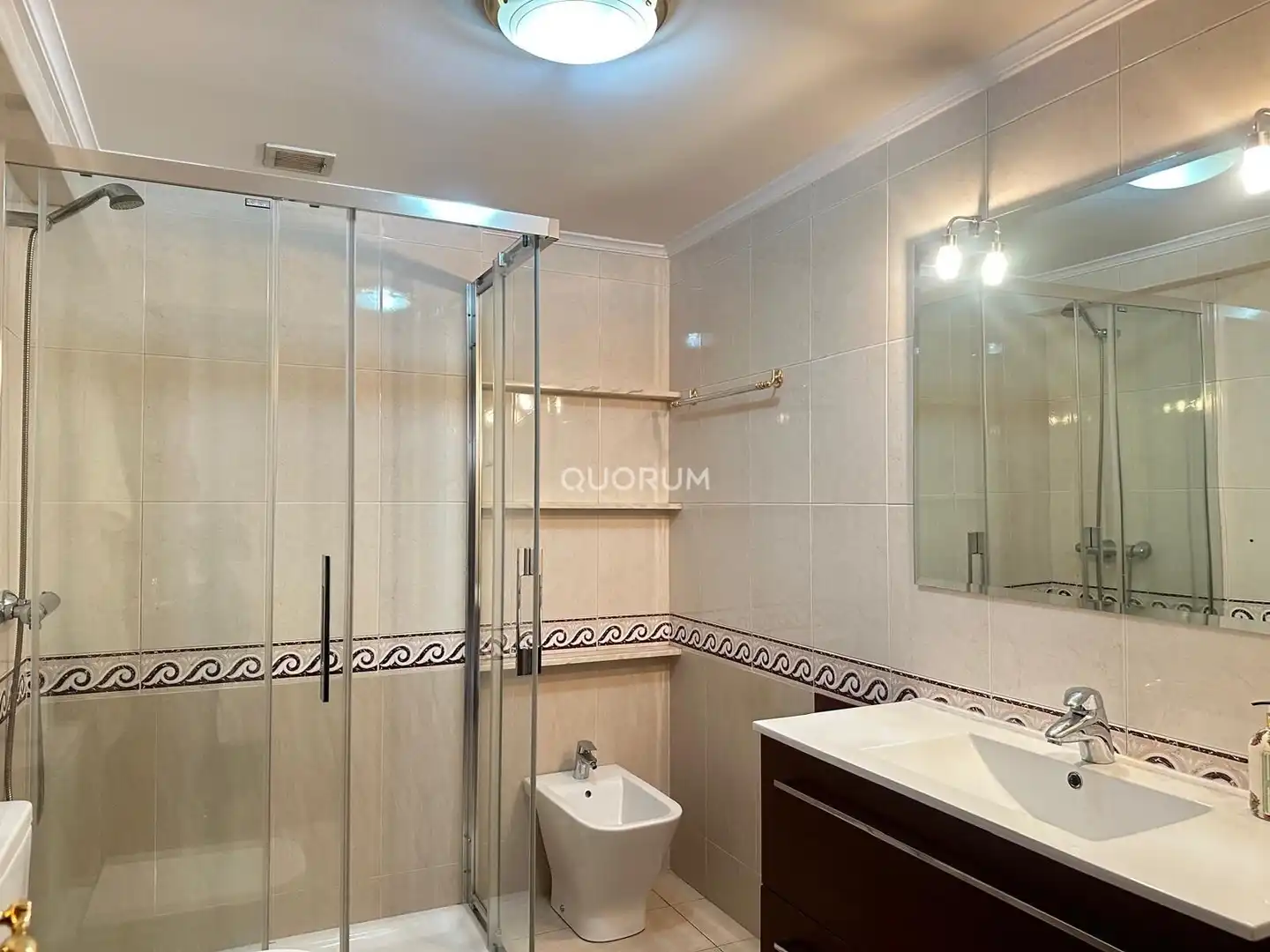 Badezimmer von Wohnung zum Verkauf in Getxo  mit Heizung und Abstellraum