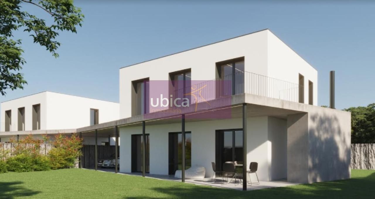 Casa adosada en venda en Tui amb Calefacció, Jardí privat i Terrassa
