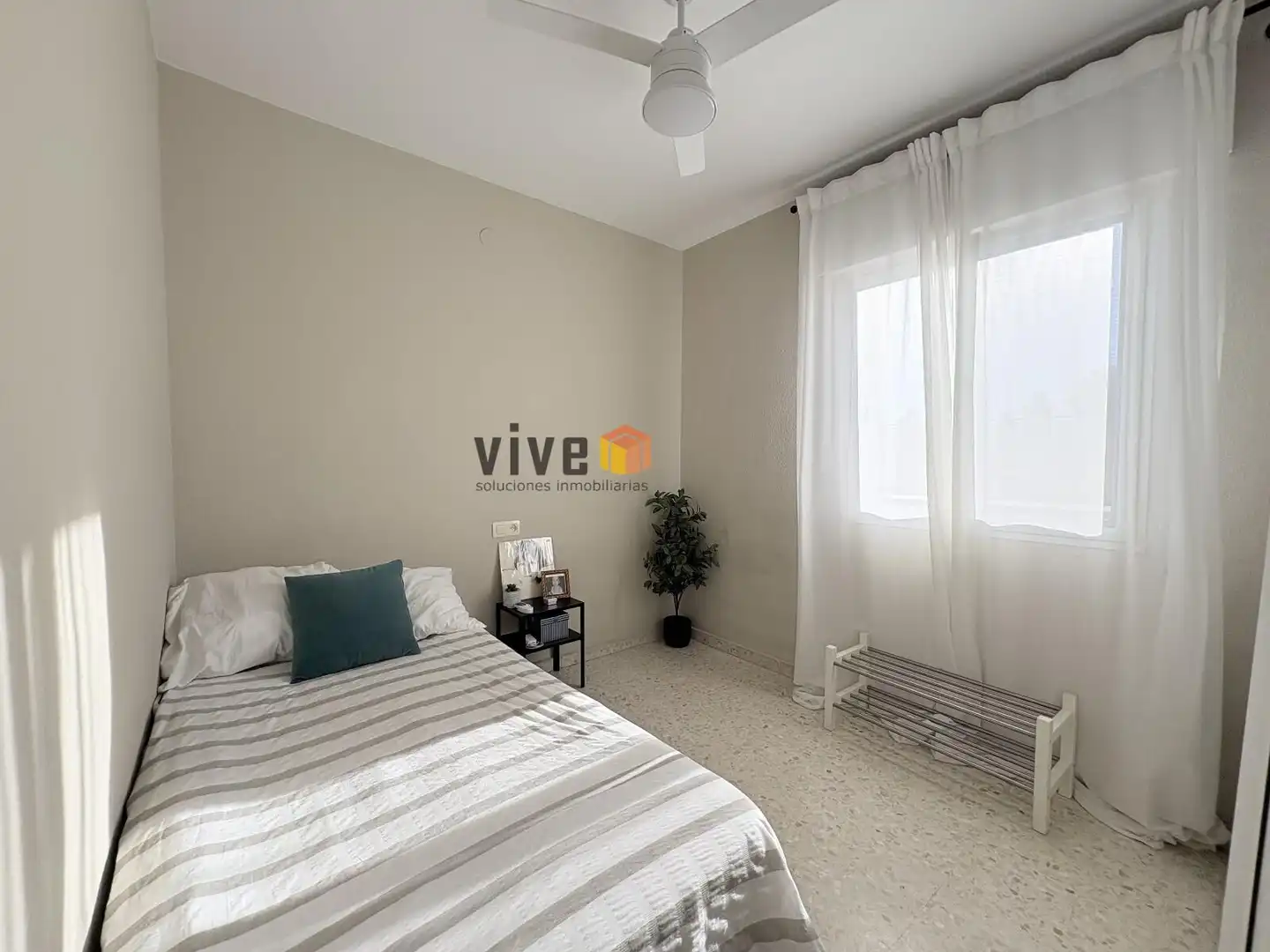 Habitación de Piso en venta en Mairena del Aljarafe con Aire acondicionado